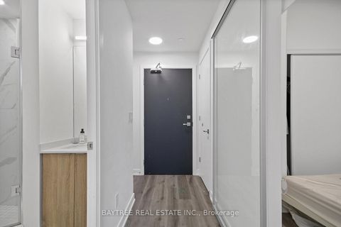 Photo 16 at 613 - 840 St Clair Avenue W, Oakwood Village, Toronto
