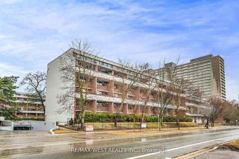 Photo 0 at 305 - 155 Leeward Glenway, Flemingdon Park, Toronto
