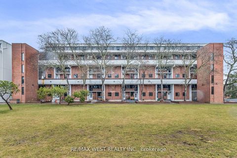 Photo 1 at 305 - 155 Leeward Glenway, Flemingdon Park, Toronto