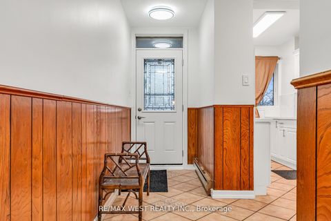 Photo 4 at 305 - 155 Leeward Glenway, Flemingdon Park, Toronto