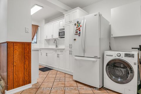Photo 5 at 305 - 155 Leeward Glenway, Flemingdon Park, Toronto