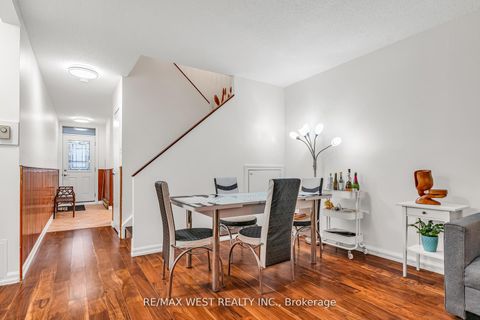 Photo 9 at 305 - 155 Leeward Glenway, Flemingdon Park, Toronto