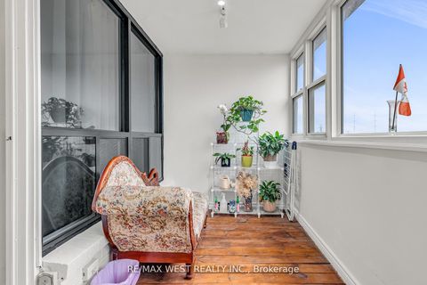 Photo 14 at 305 - 155 Leeward Glenway, Flemingdon Park, Toronto