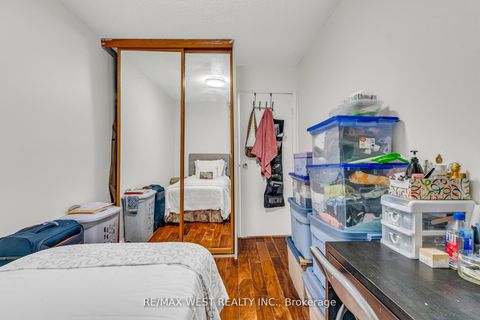 Photo 19 at 305 - 155 Leeward Glenway, Flemingdon Park, Toronto