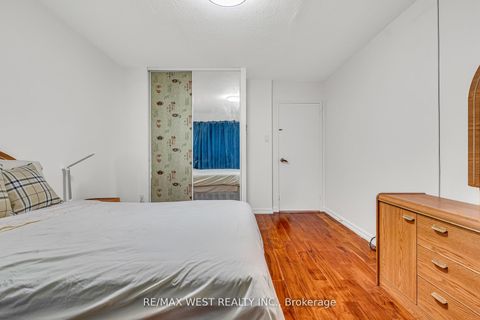 Photo 23 at 305 - 155 Leeward Glenway, Flemingdon Park, Toronto