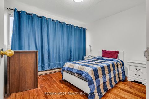 Photo 25 at 305 - 155 Leeward Glenway, Flemingdon Park, Toronto