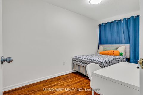 Photo 26 at 305 - 155 Leeward Glenway, Flemingdon Park, Toronto