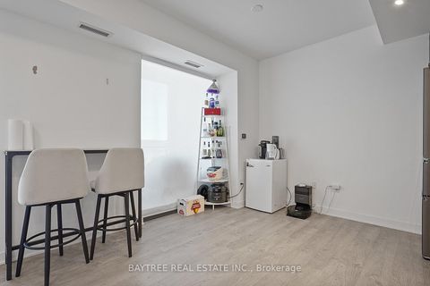 Photo 5 at 508 - 120 Eagle Rock Way, Rural Vaughan, Vaughan