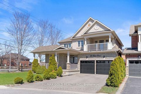 Photo 3 at 23 Glade Drive, Oak Ridges, Richmond Hill