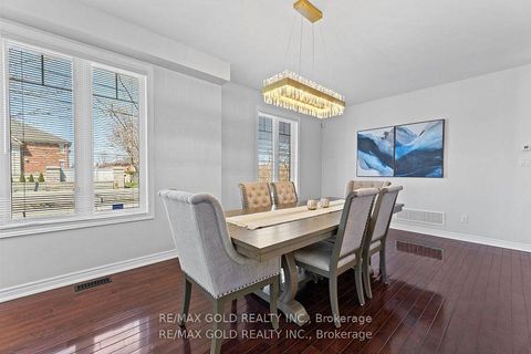 Photo 10 at 23 Glade Drive, Oak Ridges, Richmond Hill