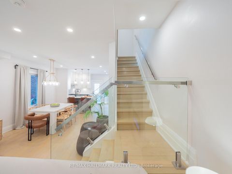 Photo 17 at 18 Millbrook Crescent, North Riverdale, Toronto
