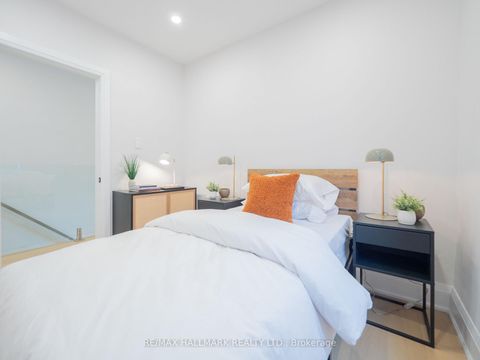 Photo 27 at 18 Millbrook Crescent, North Riverdale, Toronto