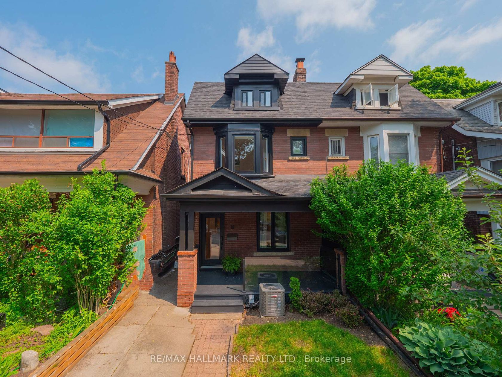 18 Millbrook Crescent, North Riverdale, Toronto 