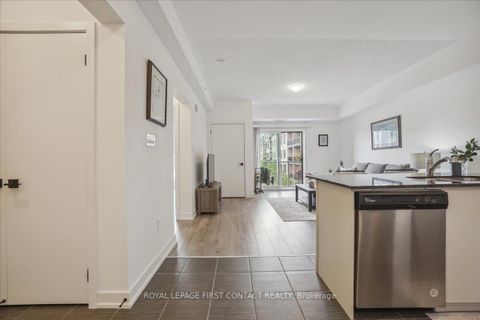 Photo 8 at 213 - 4 Spice Way, Shore, Barrie Photo 8 at 213 - 4 Spice Way, Shore, Barrie