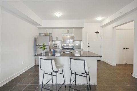 Photo 14 at 213 - 4 Spice Way, Shore, Barrie
