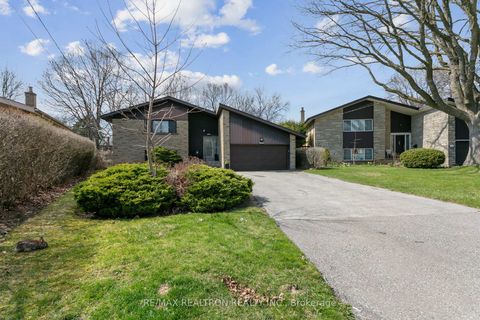 Photo 1 at 330 Homewood Avenue, Newtonbrook West, Toronto