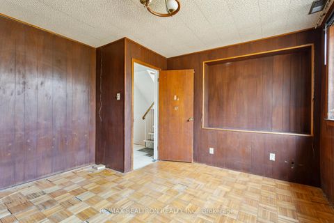 Photo 14 at 330 Homewood Avenue, Newtonbrook West, Toronto