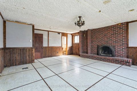 Photo 15 at 330 Homewood Avenue, Newtonbrook West, Toronto