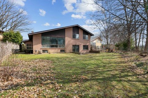 Photo 18 at 330 Homewood Avenue, Newtonbrook West, Toronto