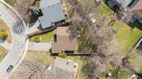 Photo 23 at 330 Homewood Avenue, Newtonbrook West, Toronto