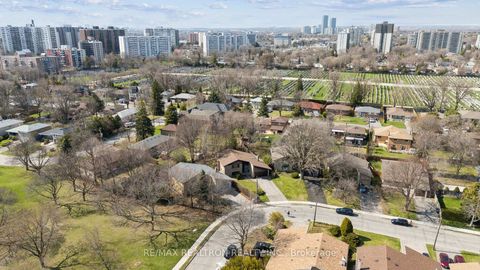 Photo 24 at 330 Homewood Avenue, Newtonbrook West, Toronto