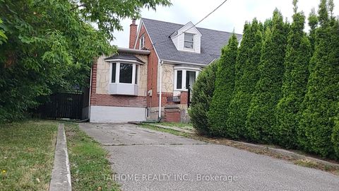 Photo 1 at 47 Dromore Crescent, Newtonbrook West, Toronto