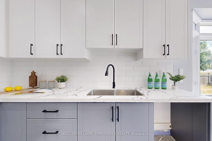 Photo 8 at 71 Mansfield Lane, Markville, Markham