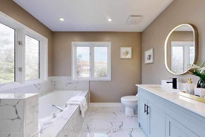 Photo 33 at 71 Mansfield Lane, Markville, Markham