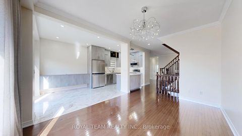 Photo 9 at 246 Lauderdale Drive, Patterson, Vaughan