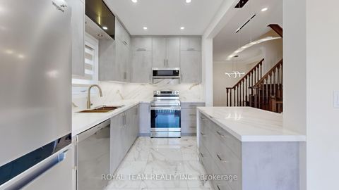 Photo 11 at 246 Lauderdale Drive, Patterson, Vaughan