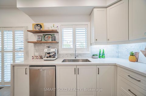 Photo 18 at 54 Sandwood Drive, Patterson, Vaughan