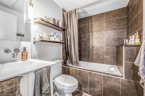 Photo 21 at 701 - 650 King Street W, Waterfront Communities C1, Toronto