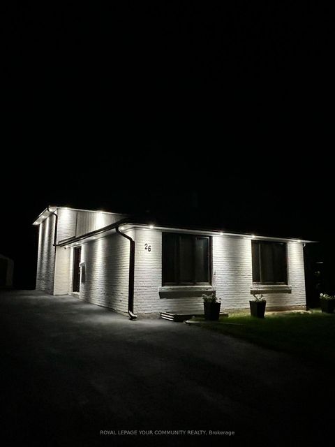 Photo 1 at 26 Kemano Road, Aurora Heights, Aurora