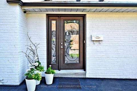 Photo 3 at 26 Kemano Road, Aurora Heights, Aurora