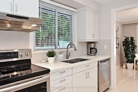 Photo 11 at 26 Kemano Road, Aurora Heights, Aurora