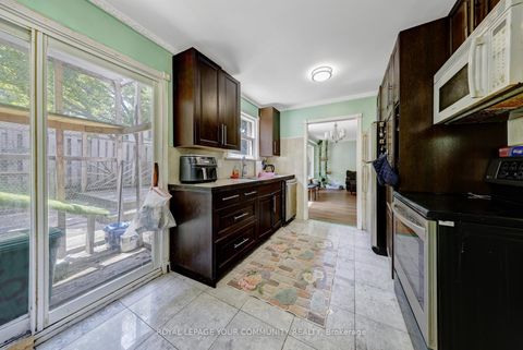 Photo 1 at 63 SPRINGHEAD Gardens, Rouge Woods, Richmond Hill