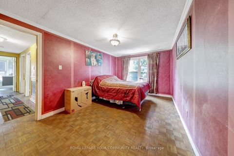 Photo 12 at 63 SPRINGHEAD Gardens, Rouge Woods, Richmond Hill