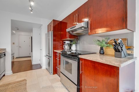 Photo 11 at 411 - 3 McAlpine Street, Annex, Toronto