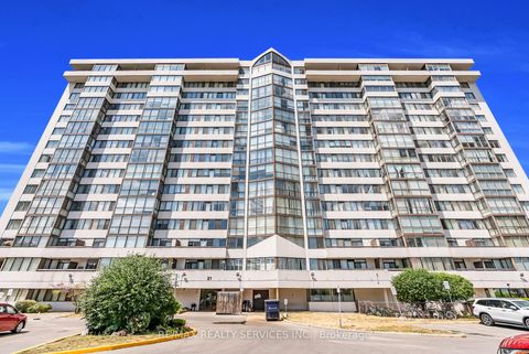 Photo 3 at 306 - 21 Markbrook Lane N, Jamestown, Toronto