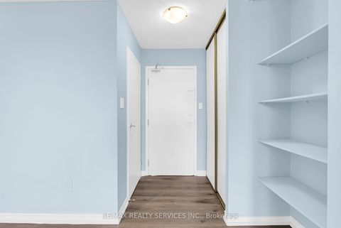 Photo 6 at 306 - 21 Markbrook Lane N, Jamestown, Toronto