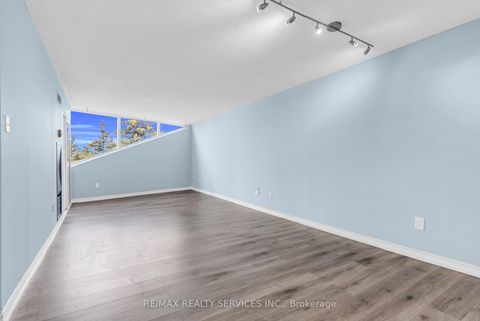 Photo 7 at 306 - 21 Markbrook Lane N, Jamestown, Toronto