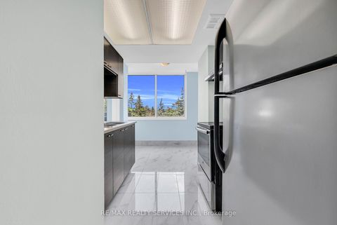Photo 13 at 306 - 21 Markbrook Lane N, Jamestown, Toronto