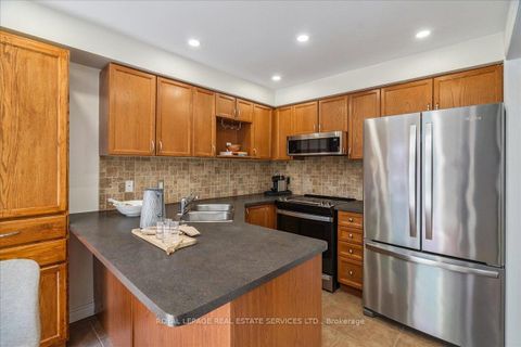 Photo 8 at 3066 Highvalley Road, BC Bronte Creek, Oakville