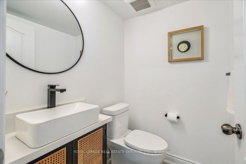 Photo 9 at 3066 Highvalley Road, BC Bronte Creek, Oakville