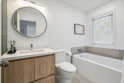 Photo 16 at 3066 Highvalley Road, BC Bronte Creek, Oakville