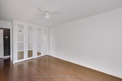 Photo 5 at 1412 - 40 Homewood Avenue, South St. James Town, Toronto