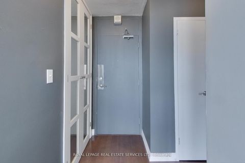 Photo 15 at 1412 - 40 Homewood Avenue, South St. James Town, Toronto