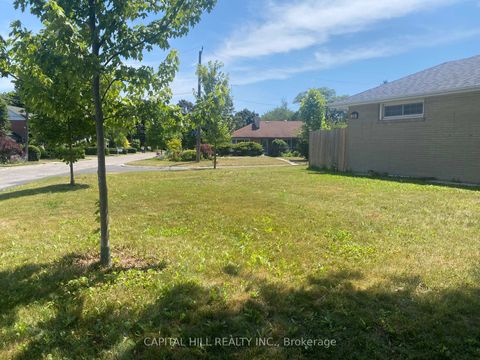 Photo 24 at 38 Cliffside Drive, Cliffside, Toronto