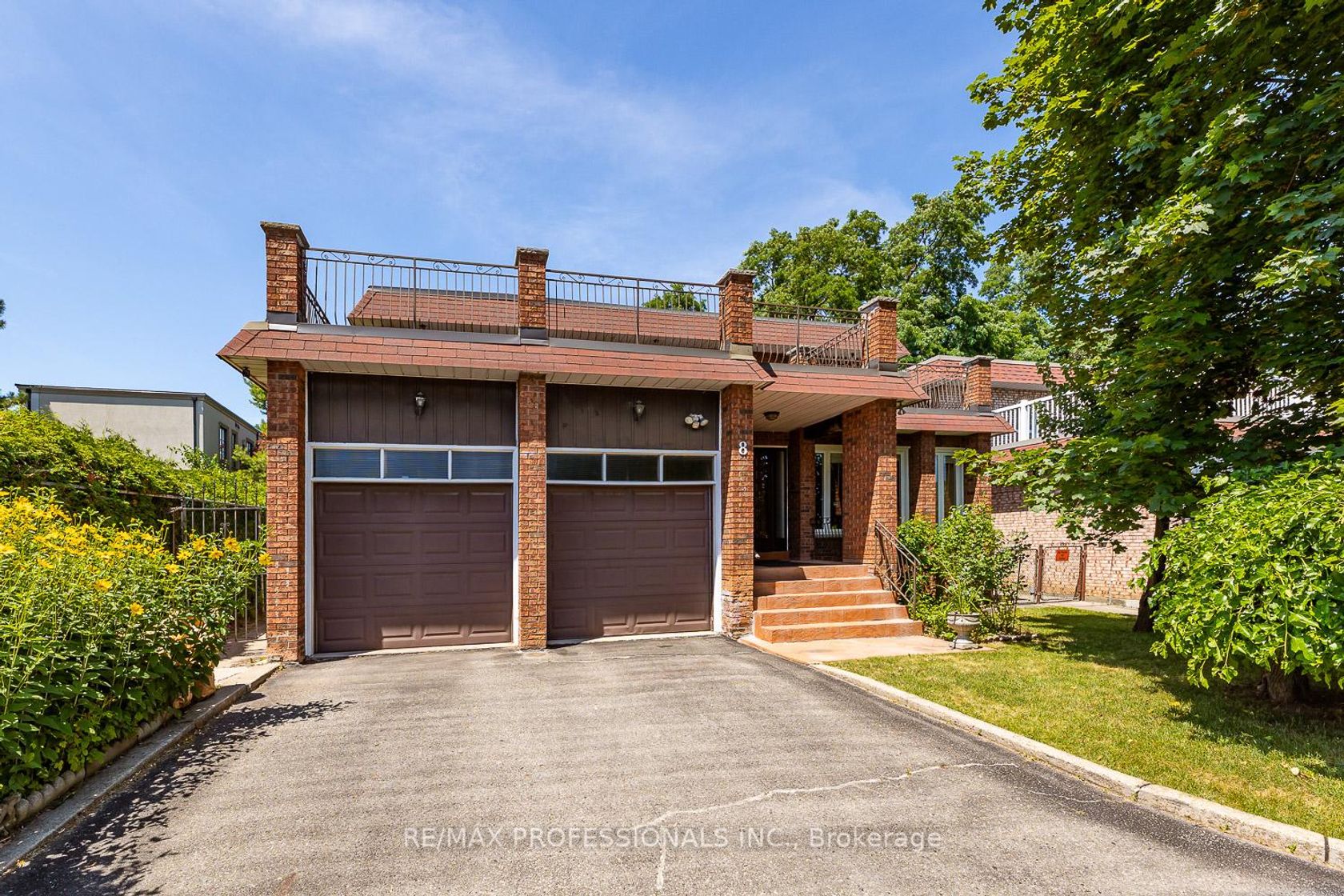8 St Phillips Road, The Westway, Toronto 