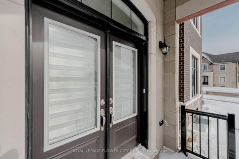 Photo 3 at 518 Kleinburg Summit Way, Kleinburg, Vaughan